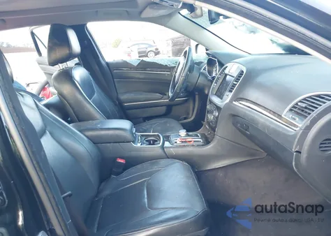 2017 Chrysler 300C z USA, uszkodzony, nr VIN 2C3CCAEG9HH516501